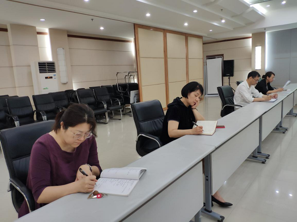 会议现场b.png 会议现场b.png