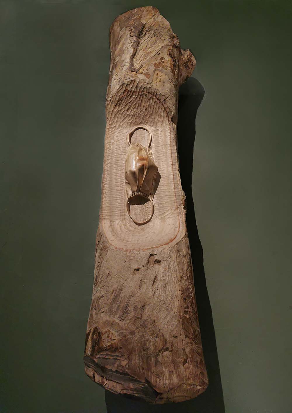 177  2冯国豪《口罩2020》 150cm×45cm×45cm 木 2020年（俯视）.jpg