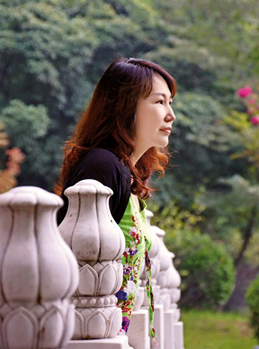 赵曼个照 (2).jpg 赵曼个照 (2).jpg